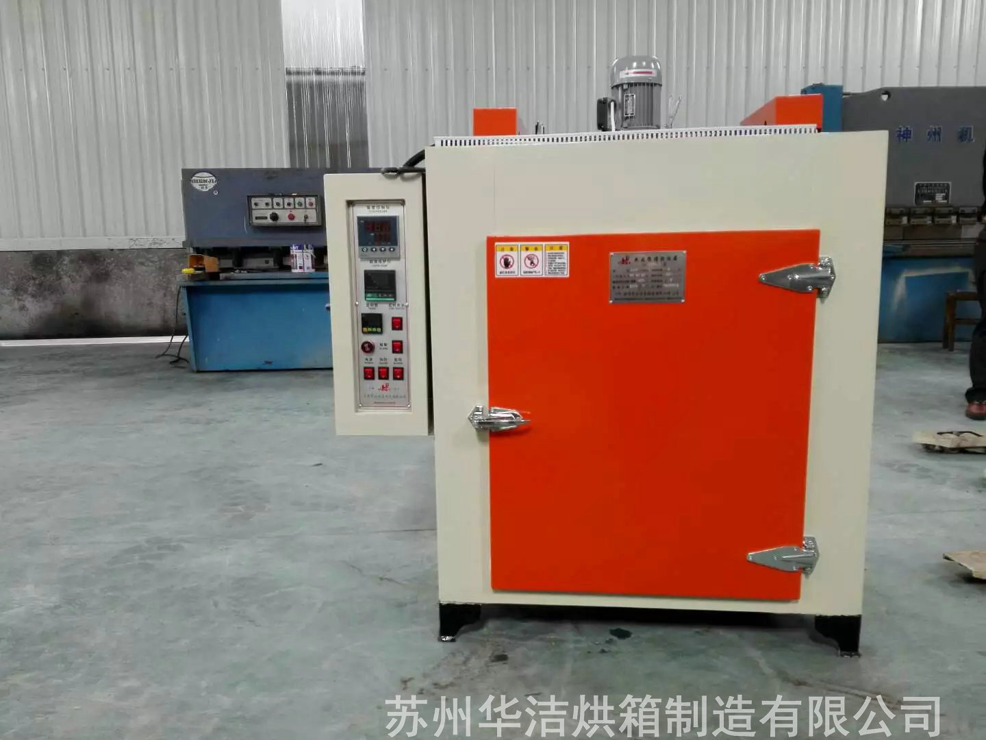 干燥箱的真空泵油漏出來是什么情況？